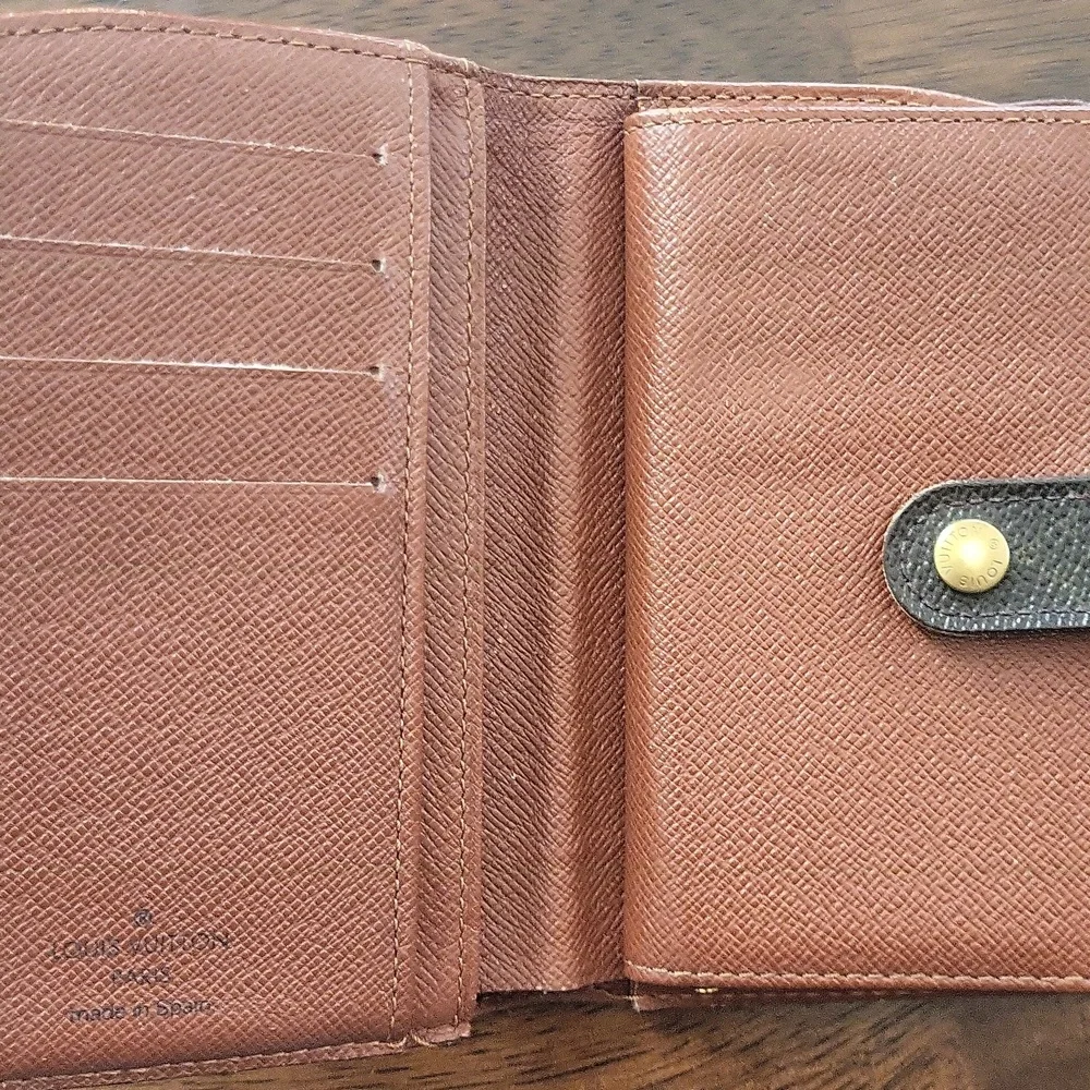 Louis Vuitton KISSLOCK WALLET - Picture 8 of 9